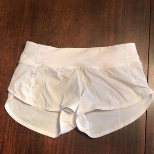 Women’s Lululemon 4 regular running short